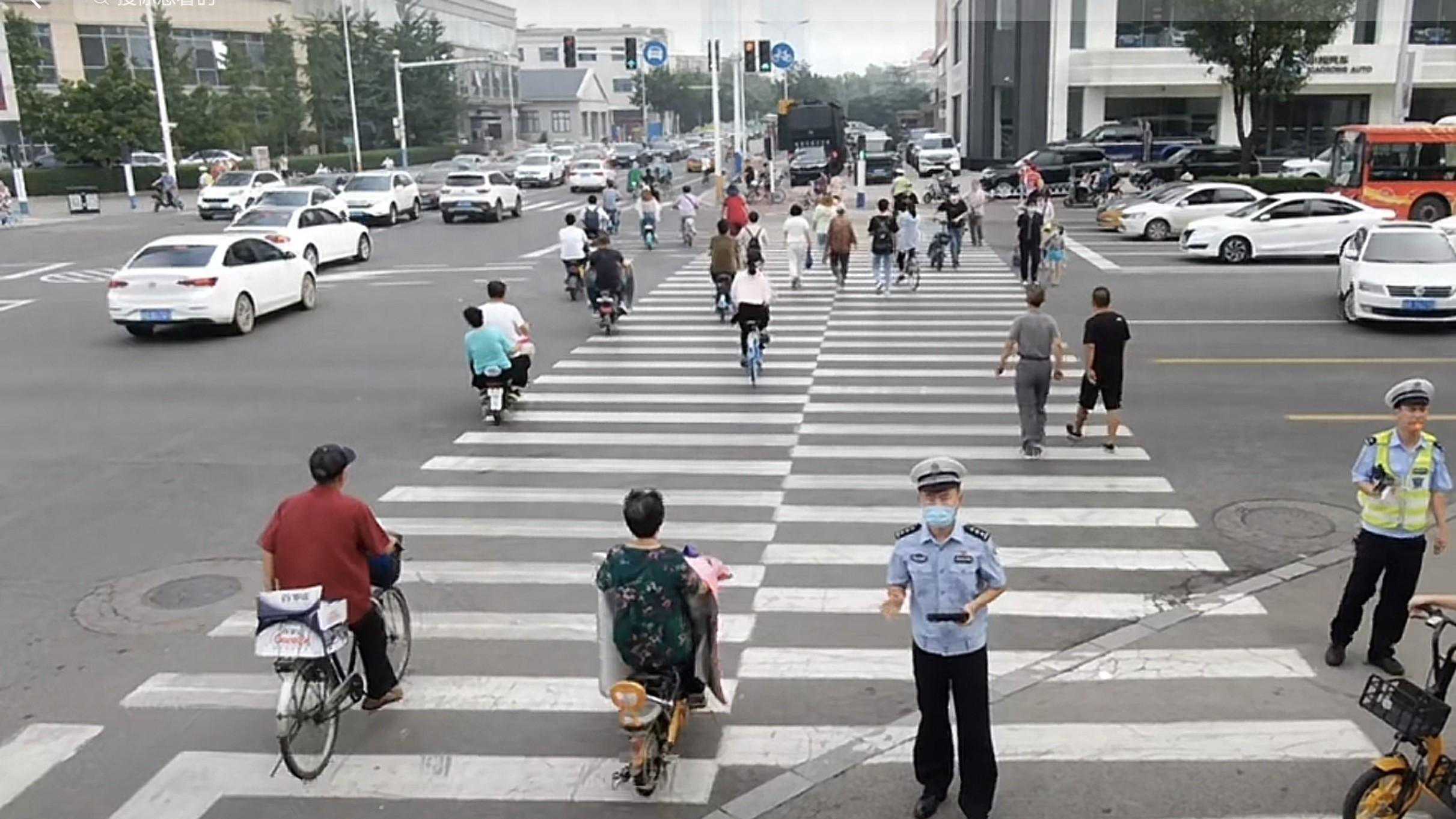 骑未上牌的自行车上路被罚50元，警方已经道歉，希望大家理性看待