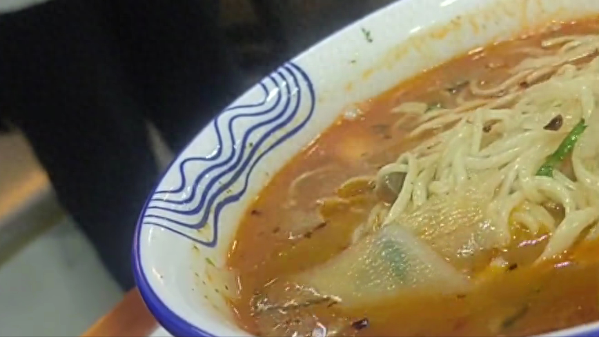 几块钱的面里怎么会有牛肉，传统的兰州牛肉面，又是怎么样的呢？