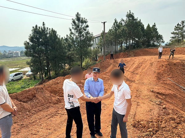 【深化三大专项行动】“看在警官的面子上，这事就算了···”·