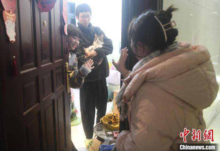 （新春走基层）重庆：宠物托养服务火爆春节市场 “毛孩子”也能安心过年