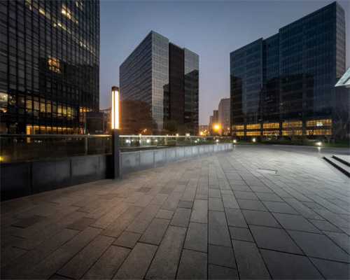 辟谣：狗狗拉完便便后用脚刨地是为了干净？生存本能才是主要原因