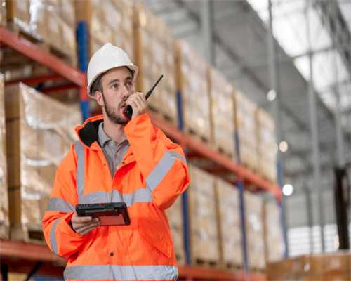 猫咪对你“翻肚皮”，暗示了这些事，别傻傻不明白