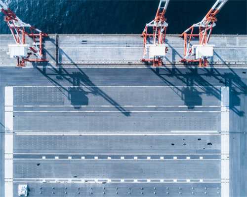 拉布拉多吃多了吐怎么办？掌握这些方法，轻松缓解问题