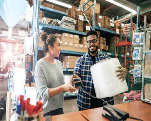 1个鱼缸里面，想一下看到这么多个品种的金鱼，估计概率不是太大